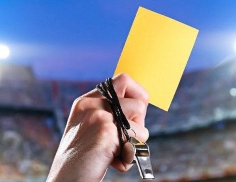 Thẻ vàng là gì? Biểu tượng cảnh báo trong bóng đá 4 the vang la gi 3
