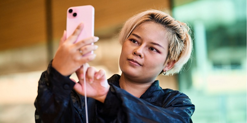 iphone-15-plus-mau-hong-suc-hut-3